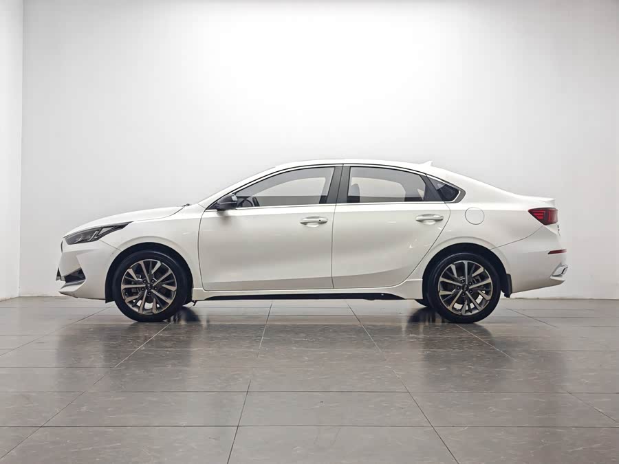Kia K3 2020 car image #11