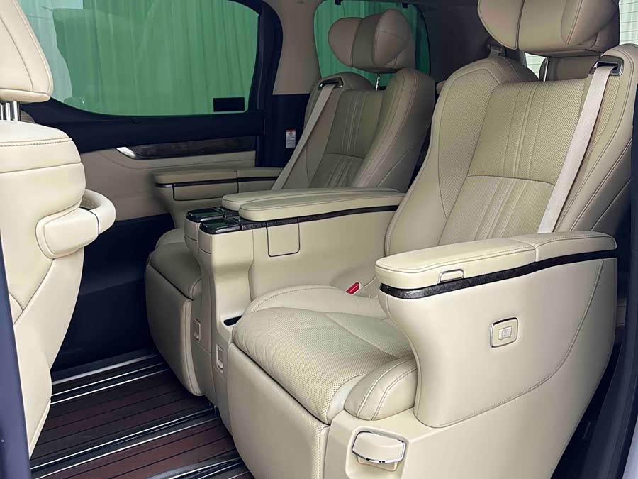 Toyota Alphard 2021 #11 Toyota Alphard 2021 car image #11