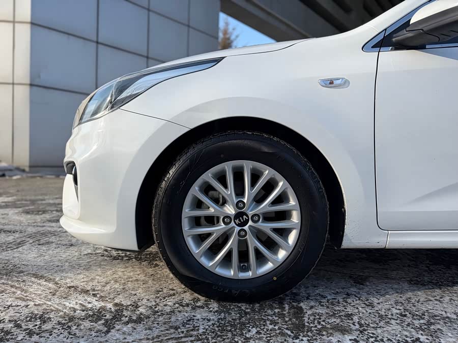 Kia K2 2018 imagen de coche #11