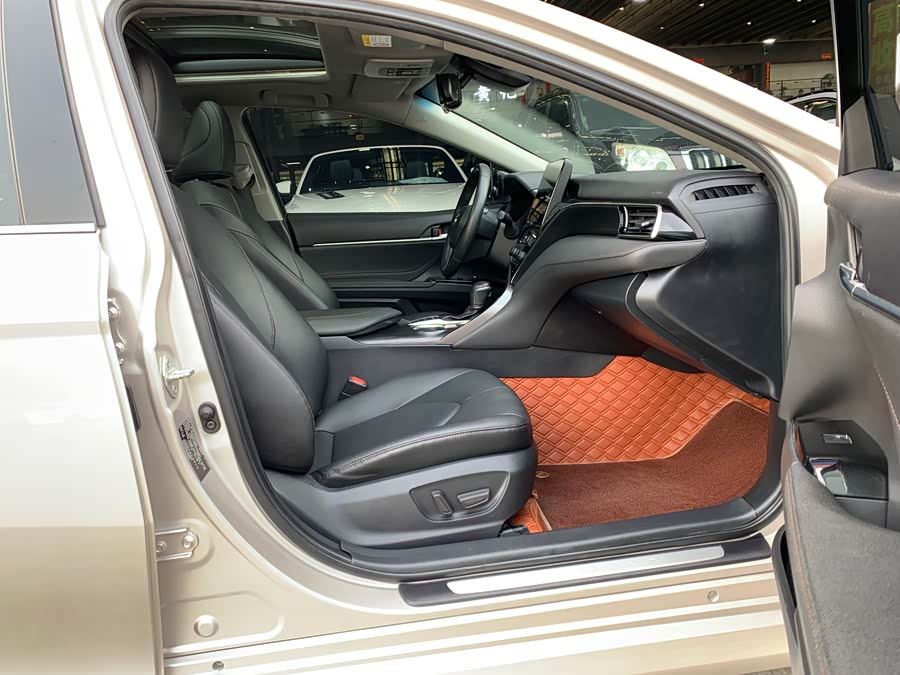 Toyota Camry 2022 immagine di auto #11