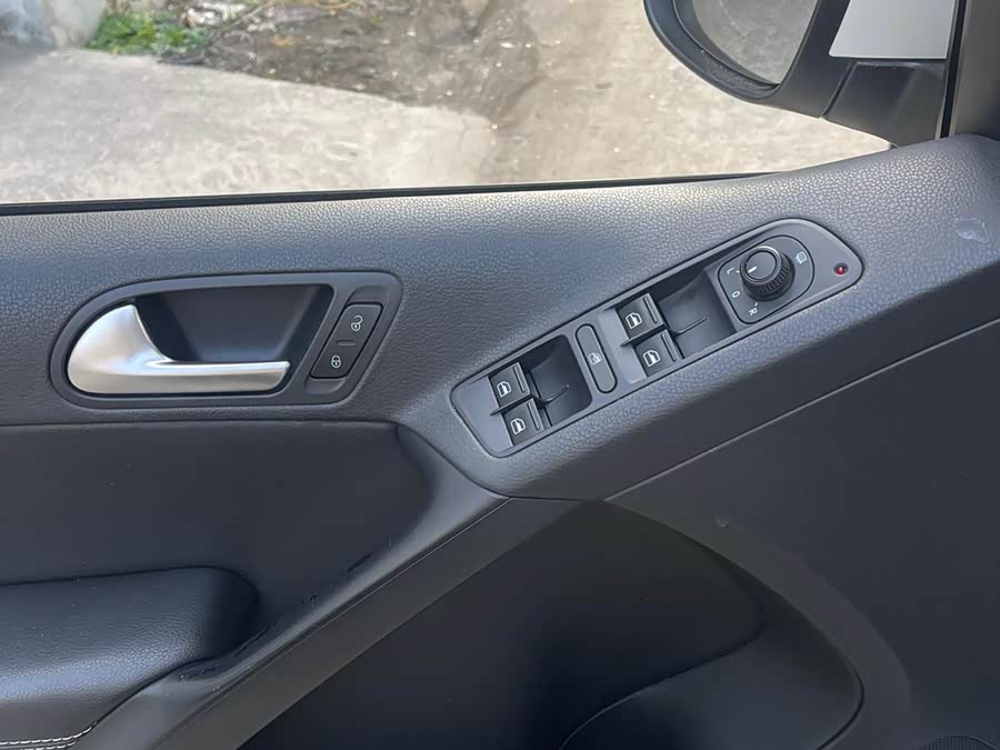 Volkswagen Tiguan 2017 #11 Volkswagen Tiguan 2017 car image #11