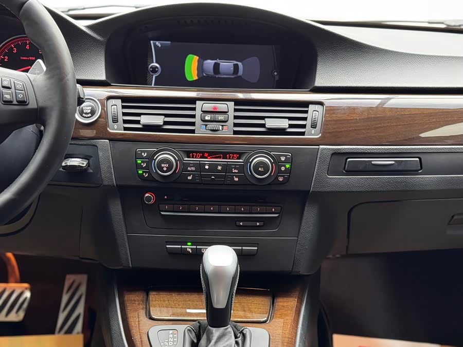 BMW 3 Series (Imported) 2010 car image #11