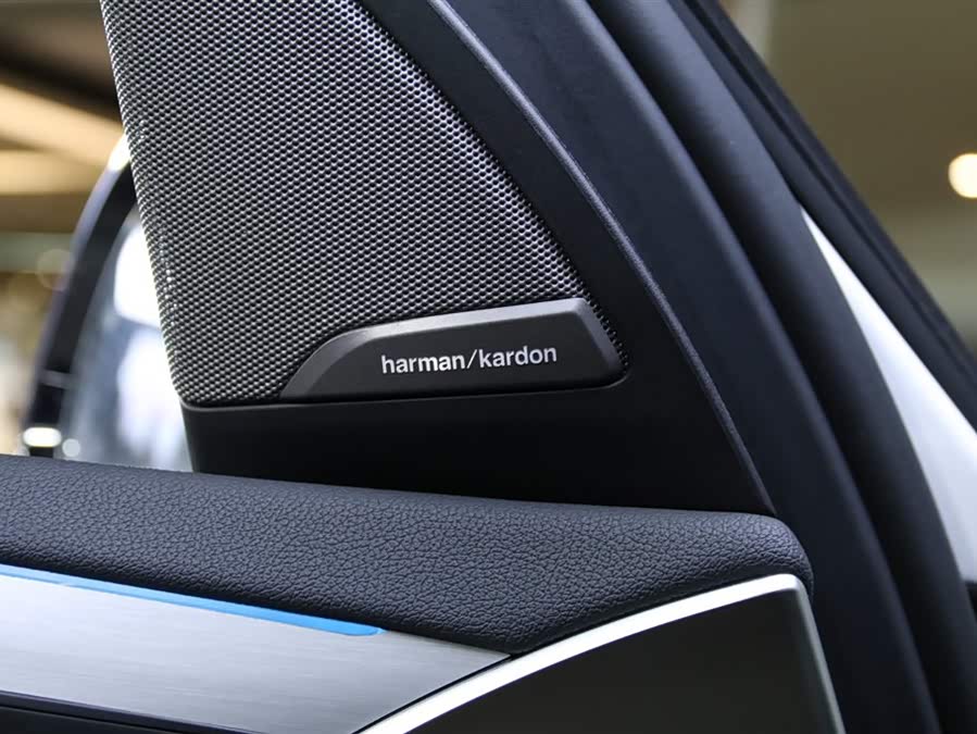 BMW iX3 2022 immagine di auto #11