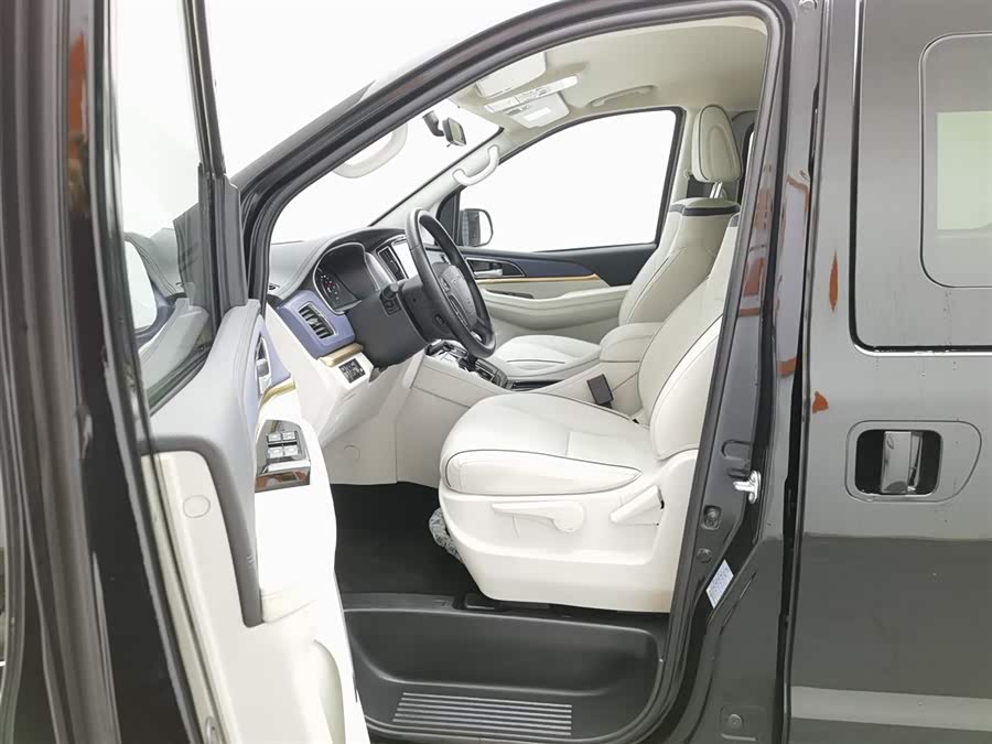 Forthing M7 2022 immagine di auto #11