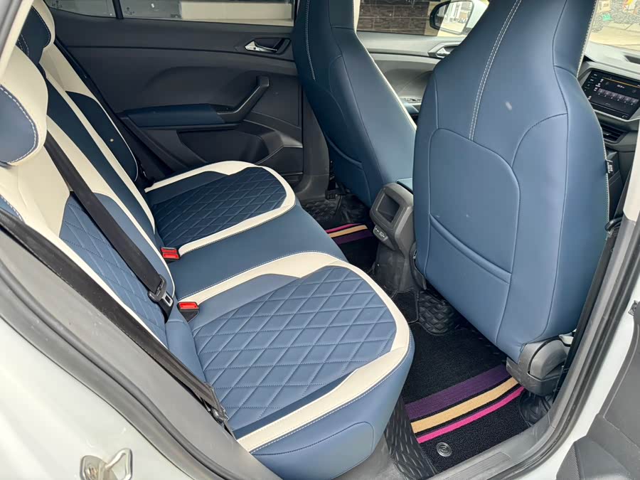 Volkswagen T-Cross 2023 car image #11