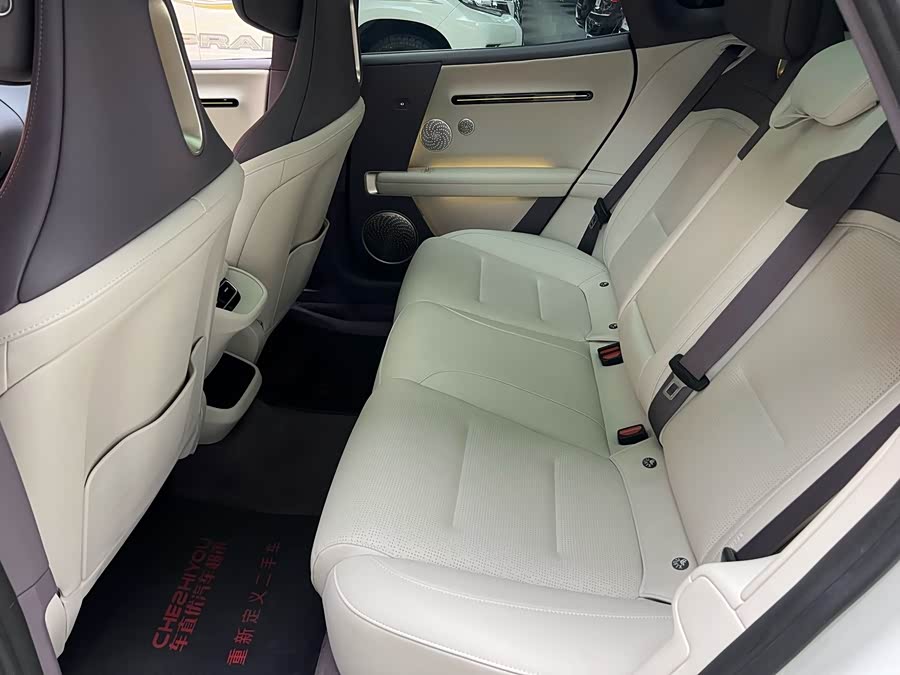 阿维塔 阿维塔06 2025 汽车图片 #11