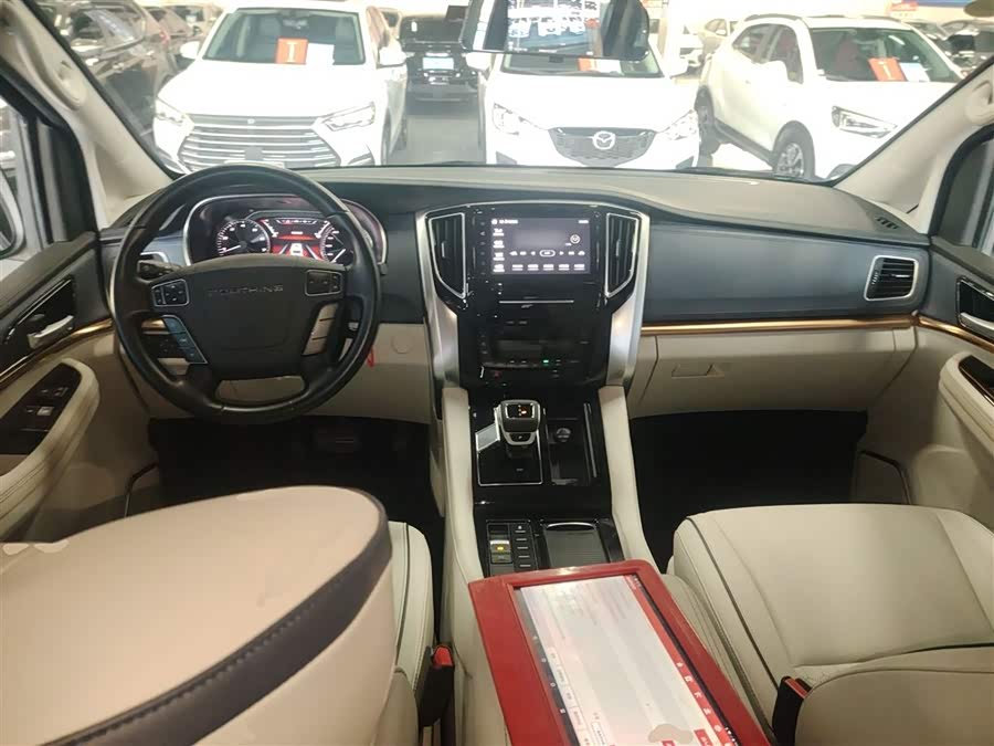 Forthing M7 2023 صورة سيارة #11