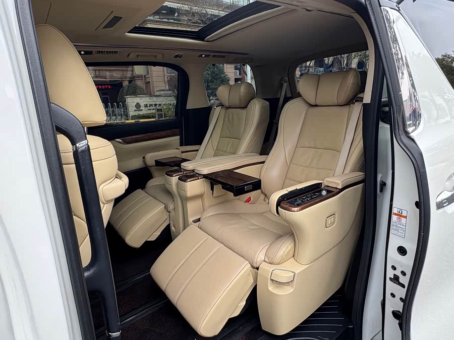 Toyota Alphard 2017 изображение автомобиля #11