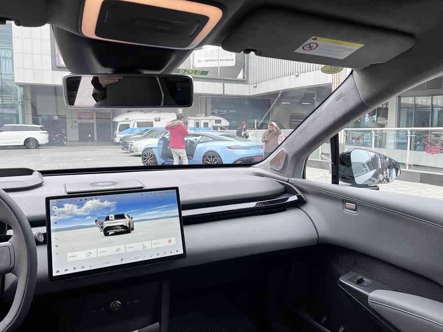 极氪 极氪X 2024 汽车图片 #11