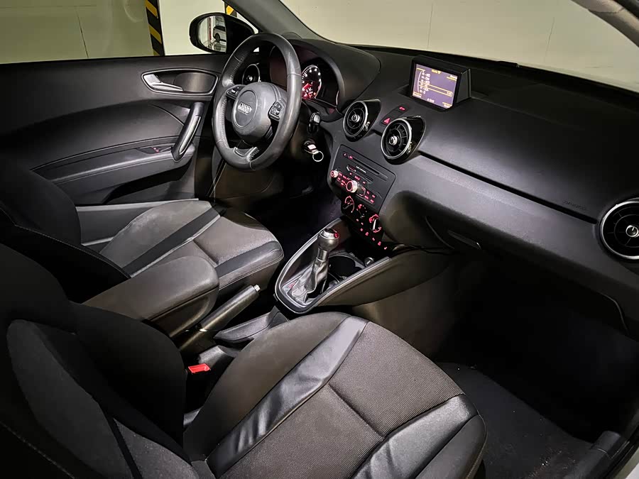 Audi A1 2012 car image #11