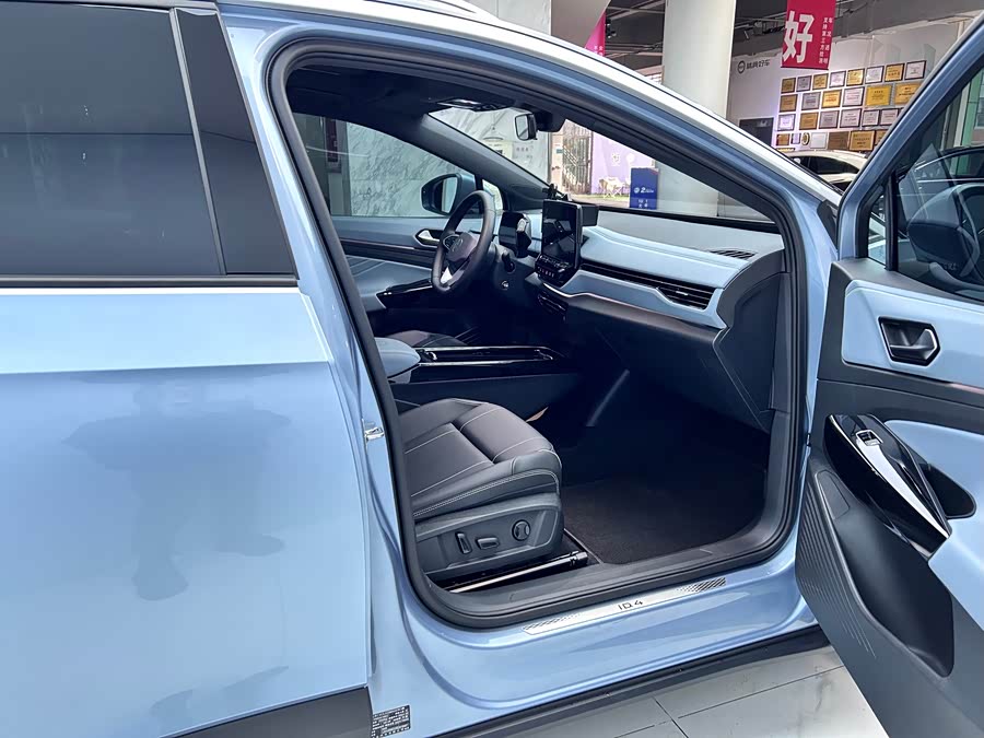 Volkswagen ID.4 X 2024 immagine di auto #11