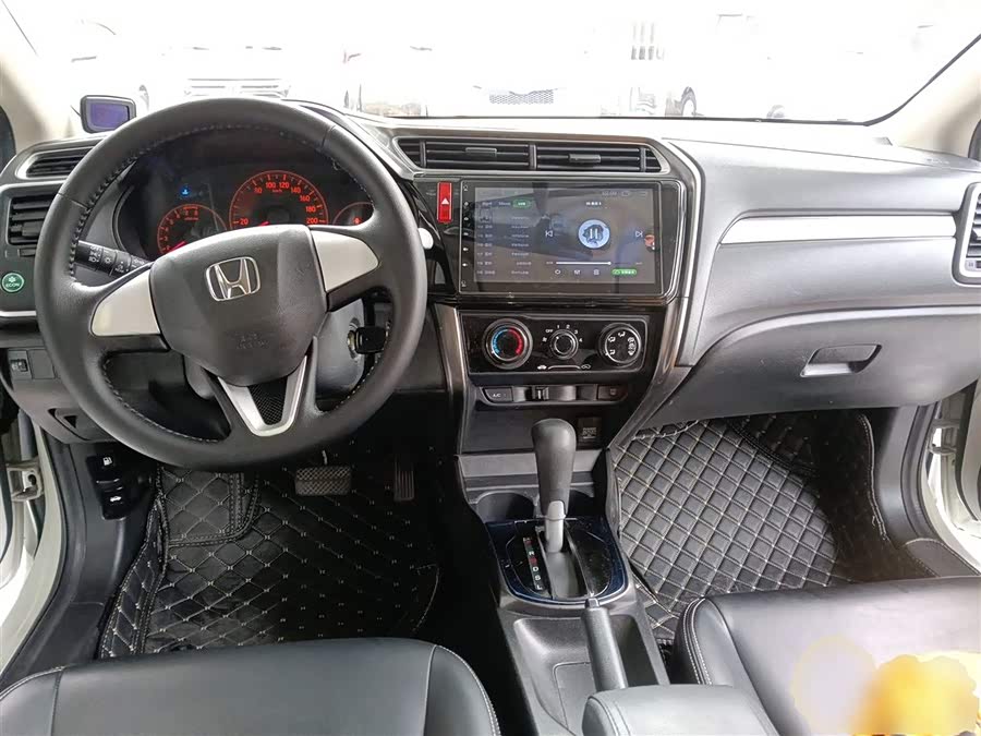 Honda Greiz 2017 #11 Honda Greiz 2017 car image #11