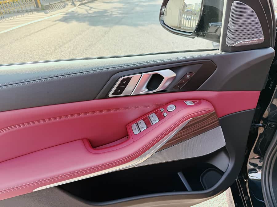 BMW X5 2024 car image #11