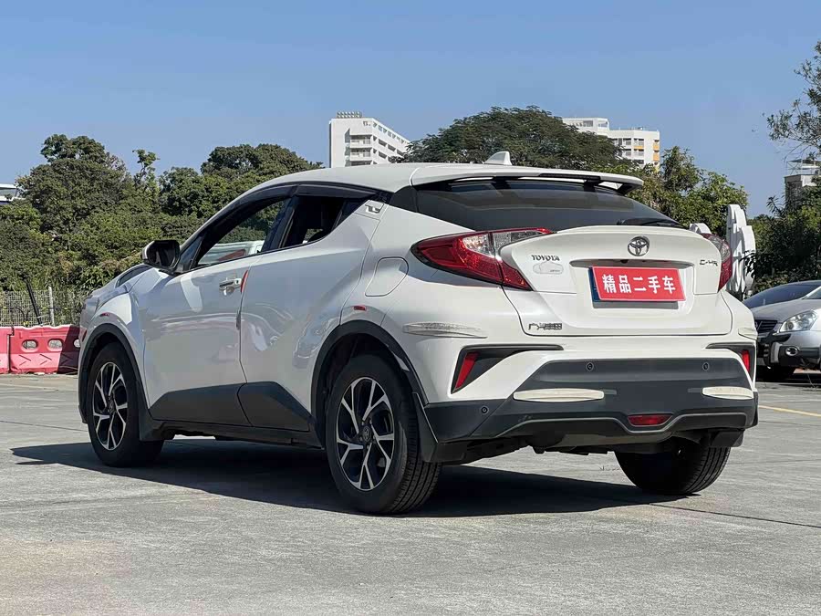 Toyota C-HR 2019 car image #11