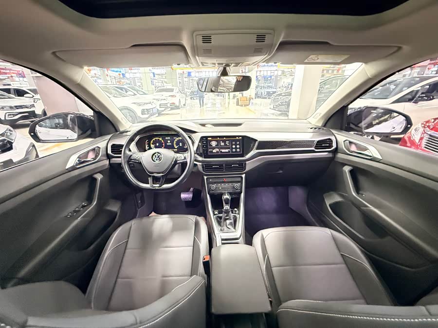 Volkswagen T-Cross 2022 car image #11