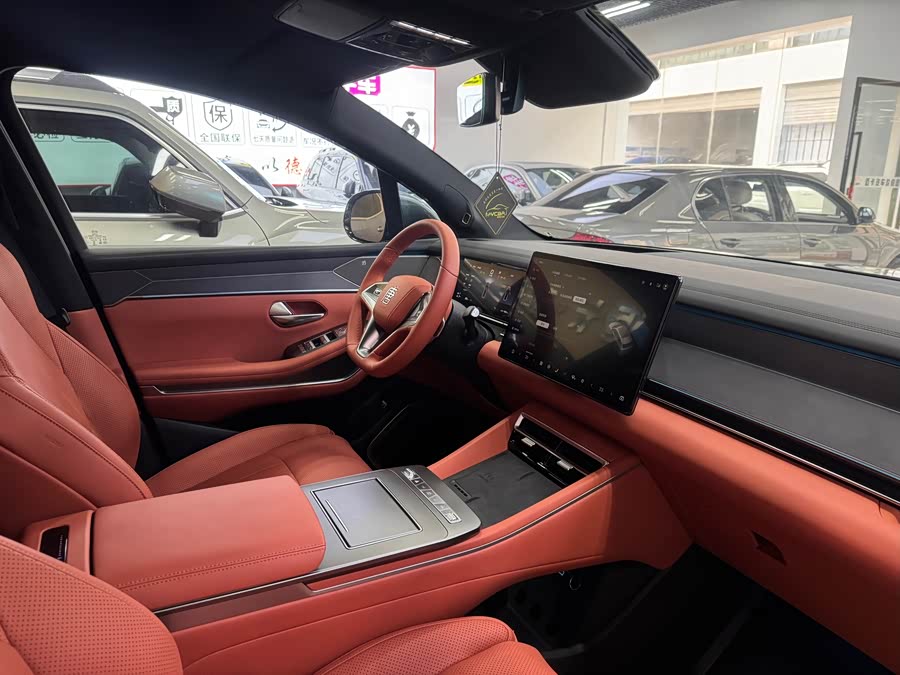 BYD Tang L 2025 immagine di auto #11