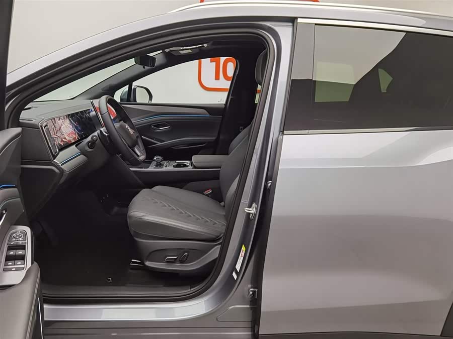 BYD SongL DM-i 2025 car image #11