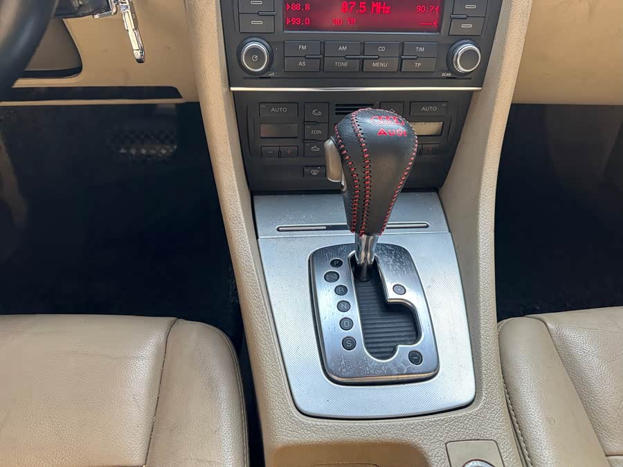 Audi A4 2008 immagine di auto #11