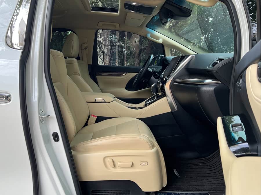 Toyota Alphard 2021 #11 Toyota Alphard 2021 car image #11