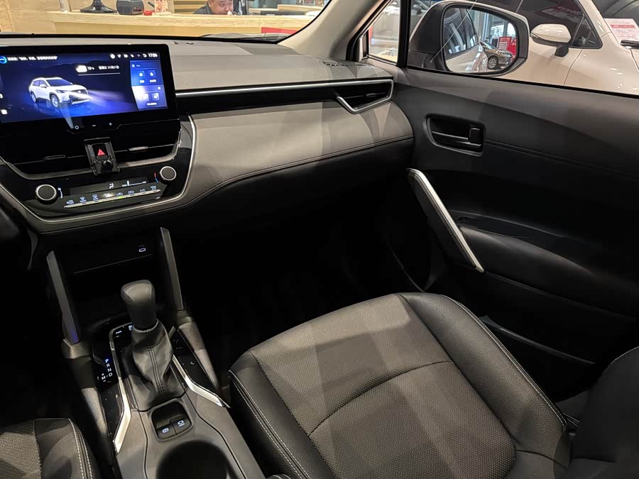 Toyota Corolla Cross 2024 immagine di auto #11