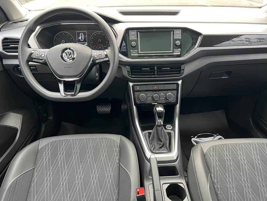 Volkswagen T-Cross 2019 #11 Volkswagen T-Cross 2019 car image #11