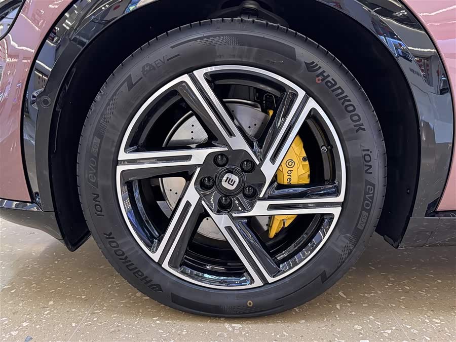 MI YU7 2025 car image #11