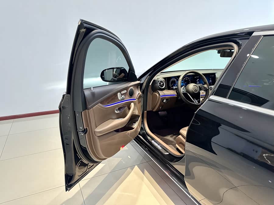 Mercedes-Benz E Class 2023 car image #11