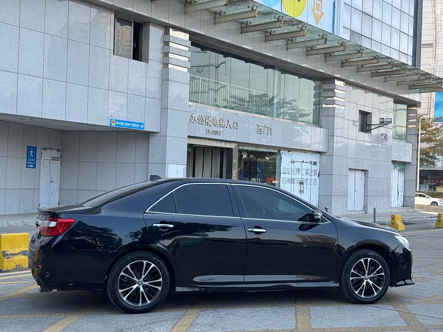 Toyota Camry 2014 immagine di auto #11