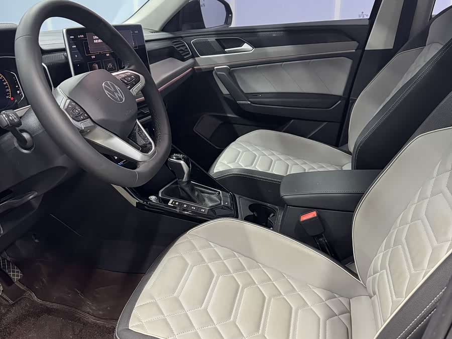 Volkswagen Tayron 2023 immagine di auto #11