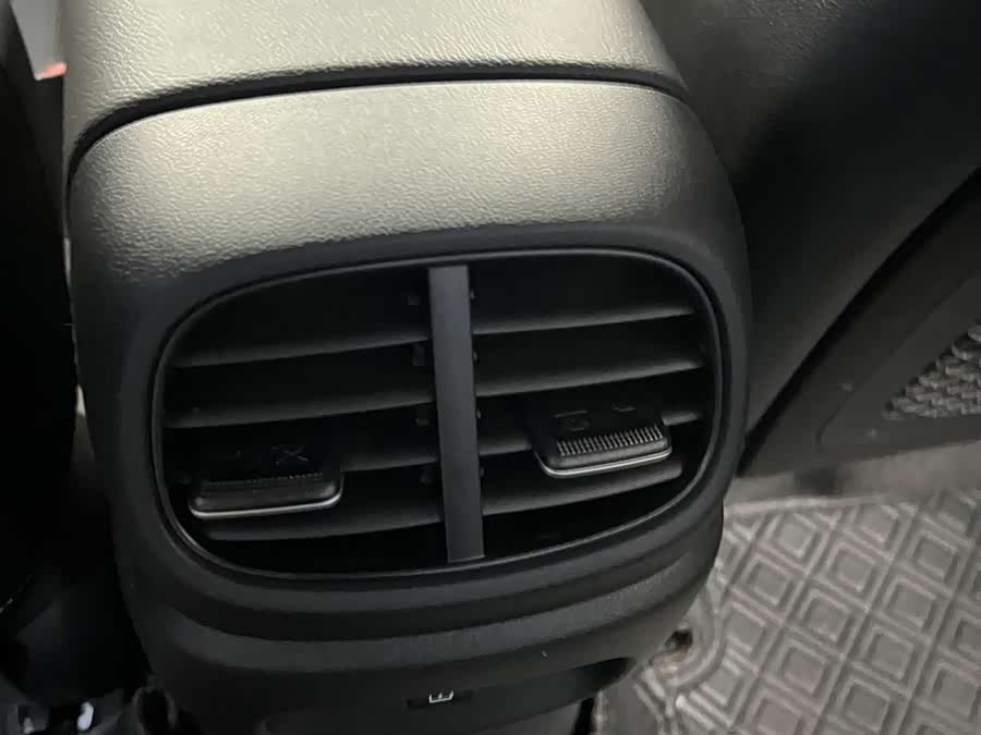 Hyundai Elantra 2024 car image #11