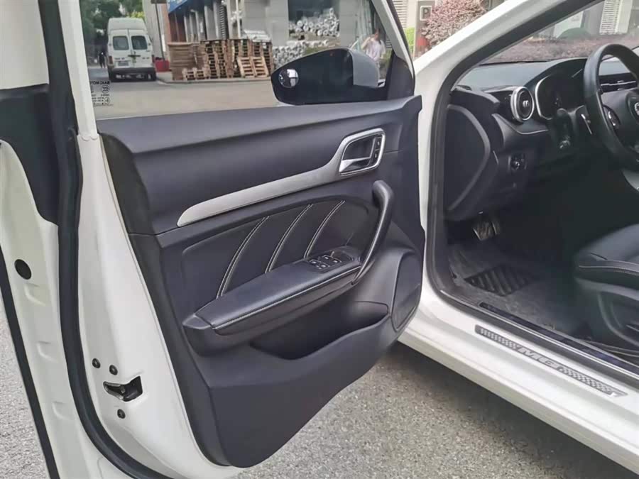 MG 6 2018 car image #11