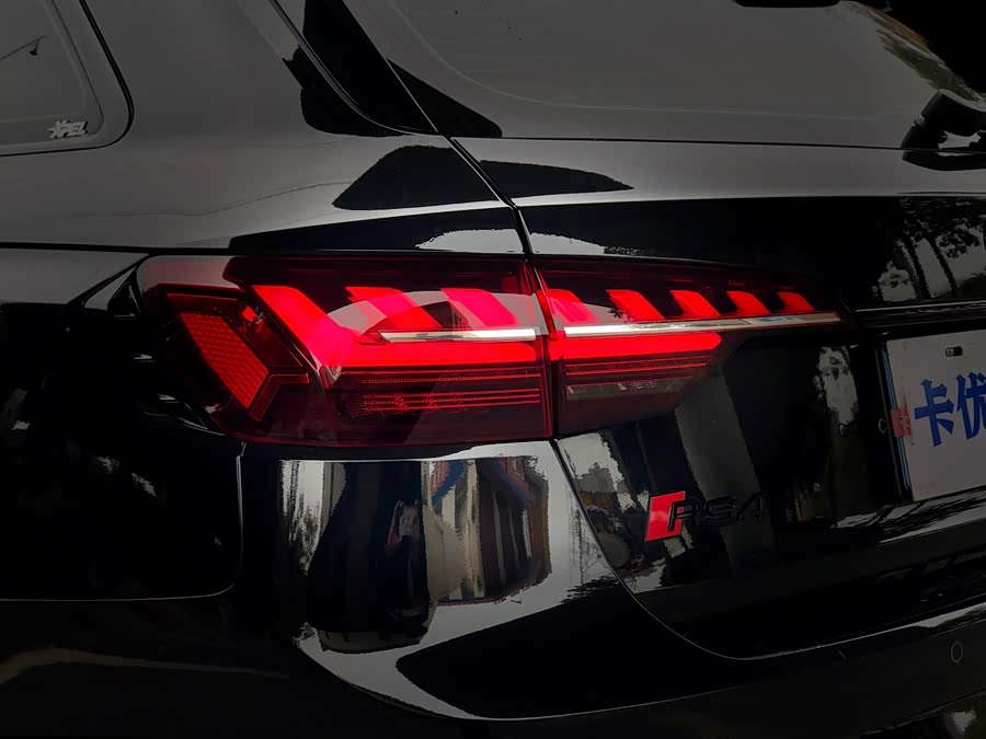 Audi RS 4 2023 immagine di auto #11