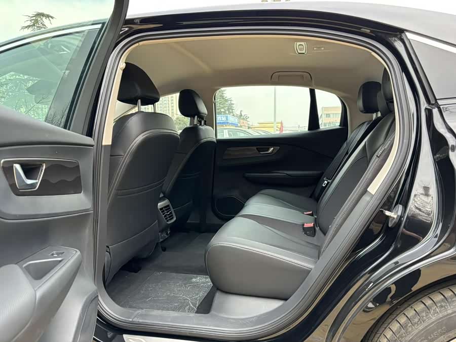 HongQi E-QM5 2024 car image #11