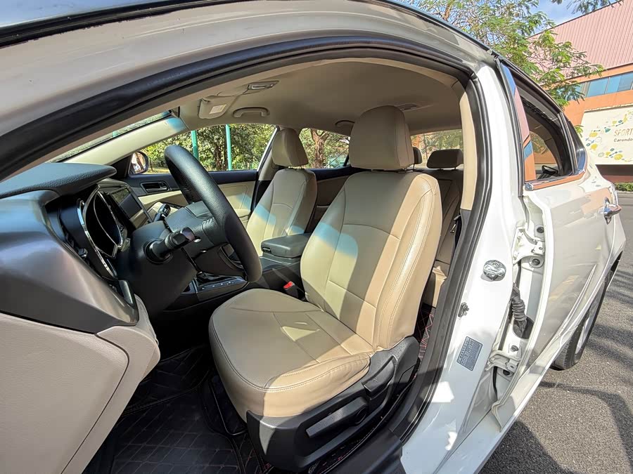 Kia K5 2019 immagine di auto #11