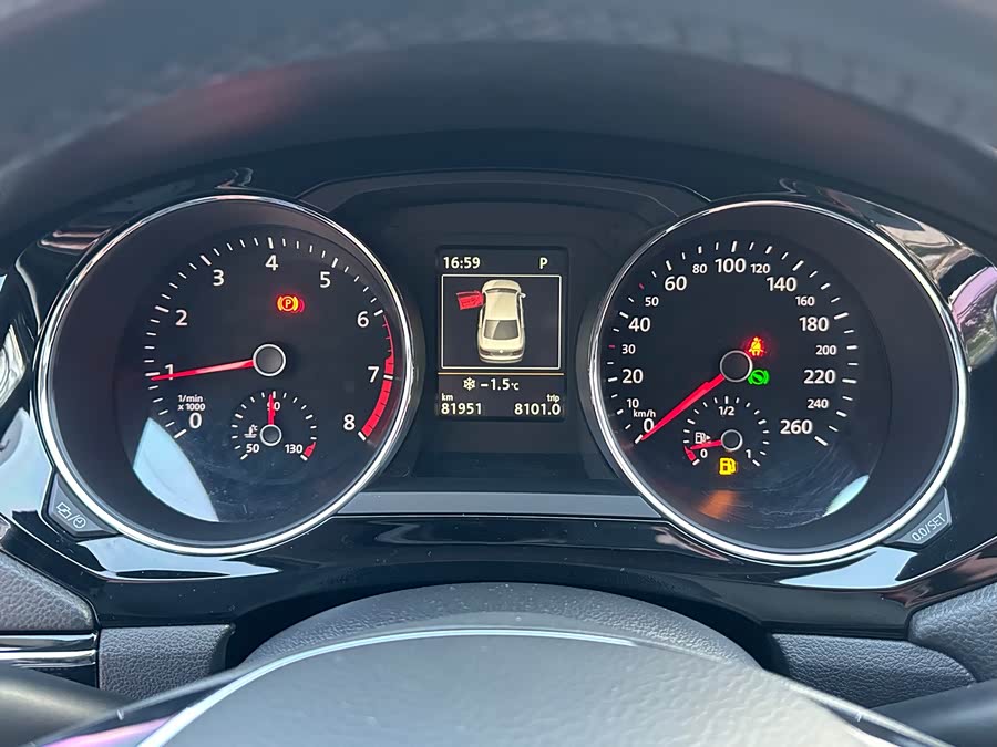 Volkswagen Sagitar 2018 immagine di auto #11