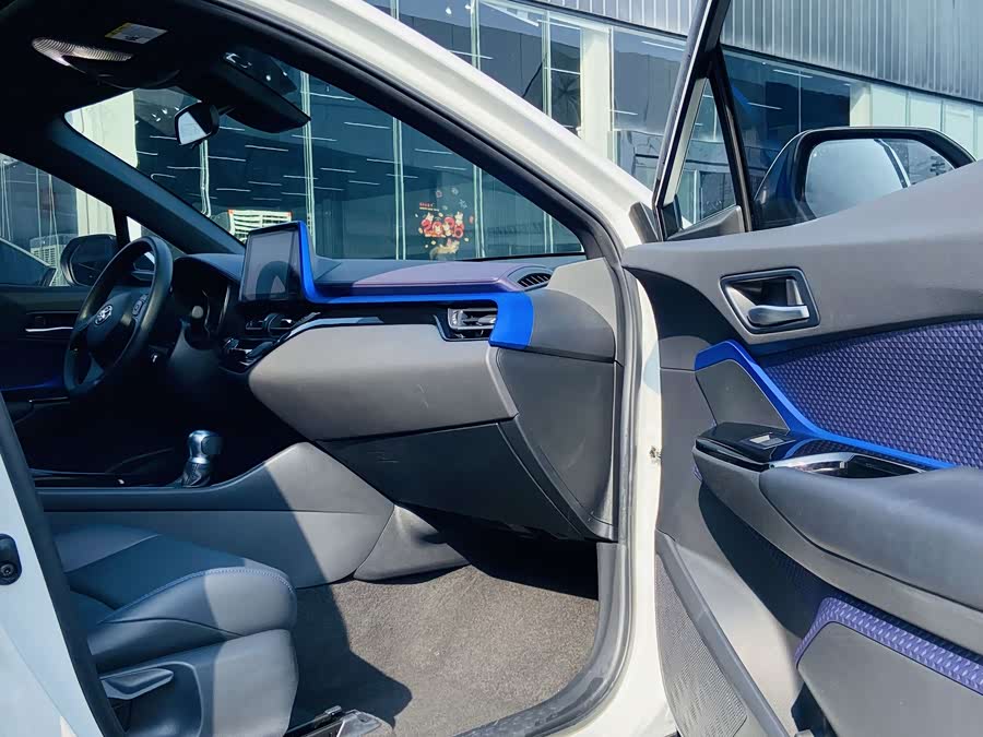 Toyota C-HR 2021 immagine di auto #11