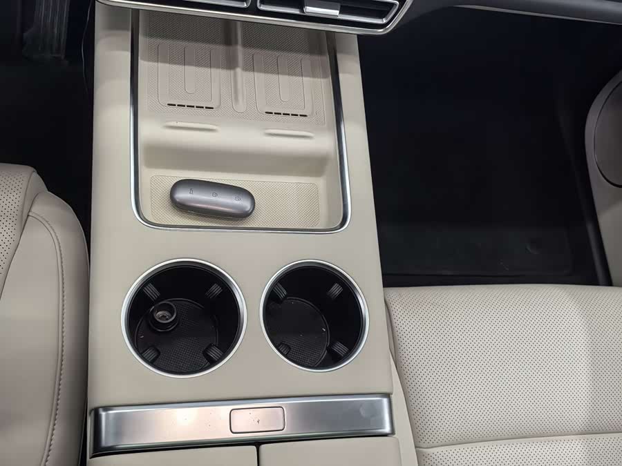 Li L9 2024 image de voiture #11