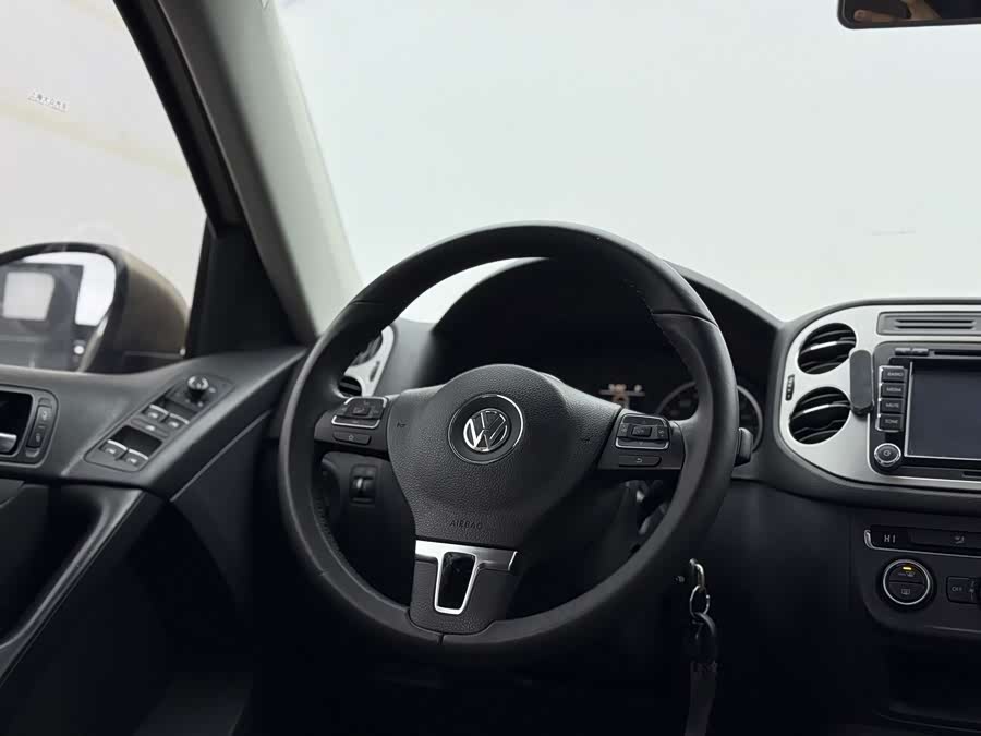 Volkswagen Tiguan 2013 #11 Volkswagen Tiguan 2013 car image #11