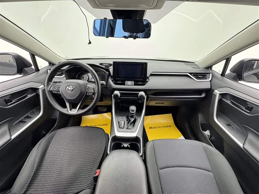 Toyota RAV4 2022 car image #11