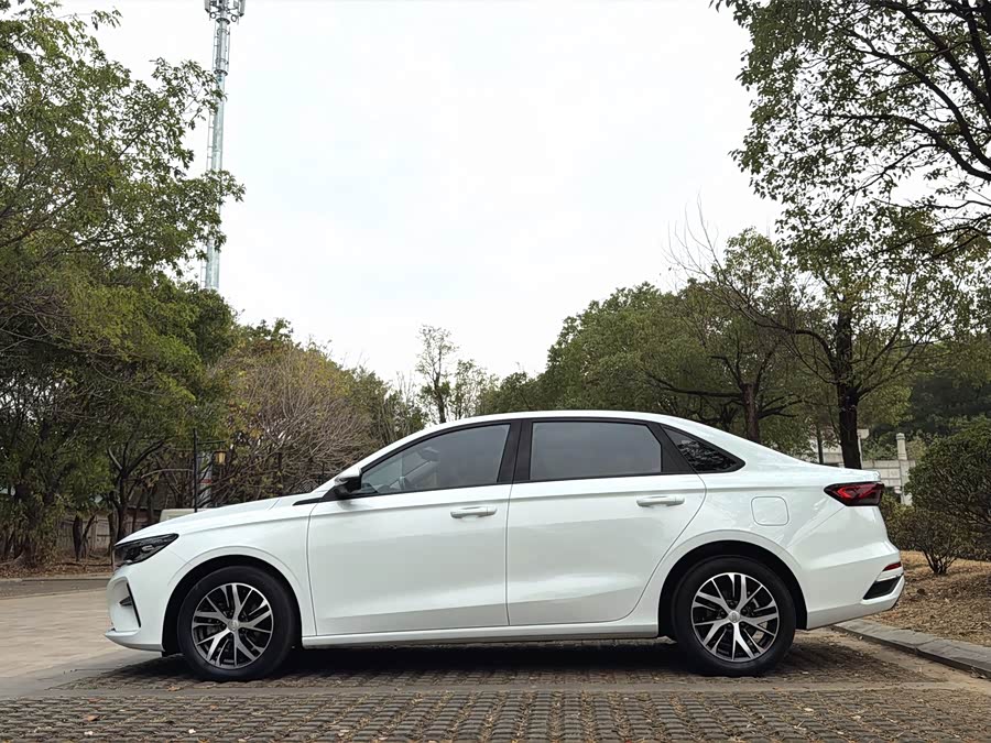 GEELY Emgrand 2021 car image #11