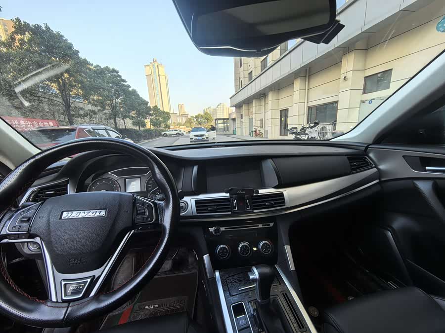 Haval H7 2018 car image #11