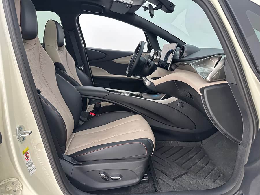 BYD Dolphin 2024 immagine di auto #11