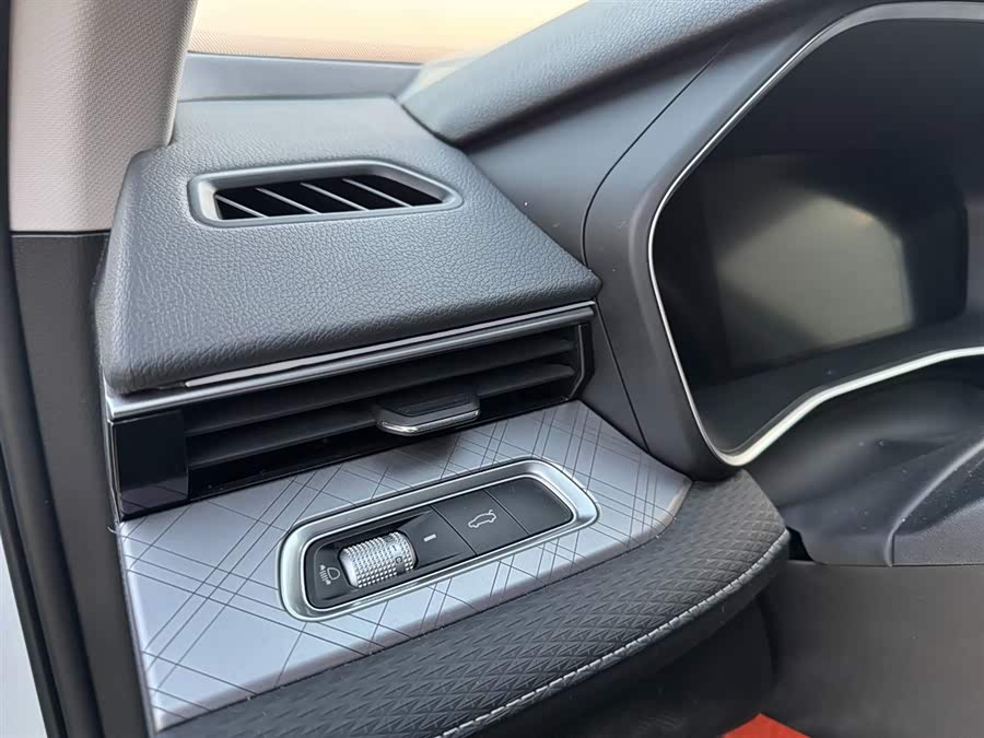 GEELY Preface 2022 car image #11