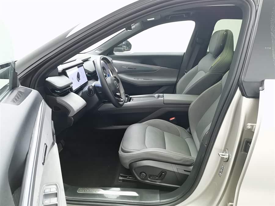 Lynk & Co 08 EM-P 2023 car image #11