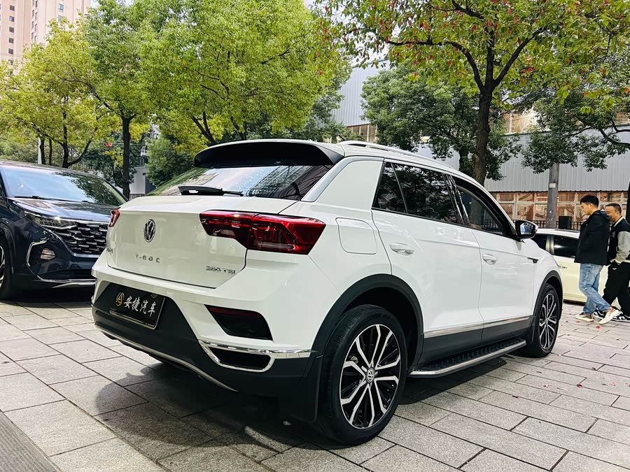 Volkswagen T-Roc 2020 car image #11