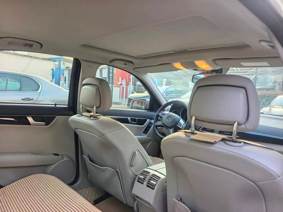 Mercedes-Benz C Class 2014 car image #11