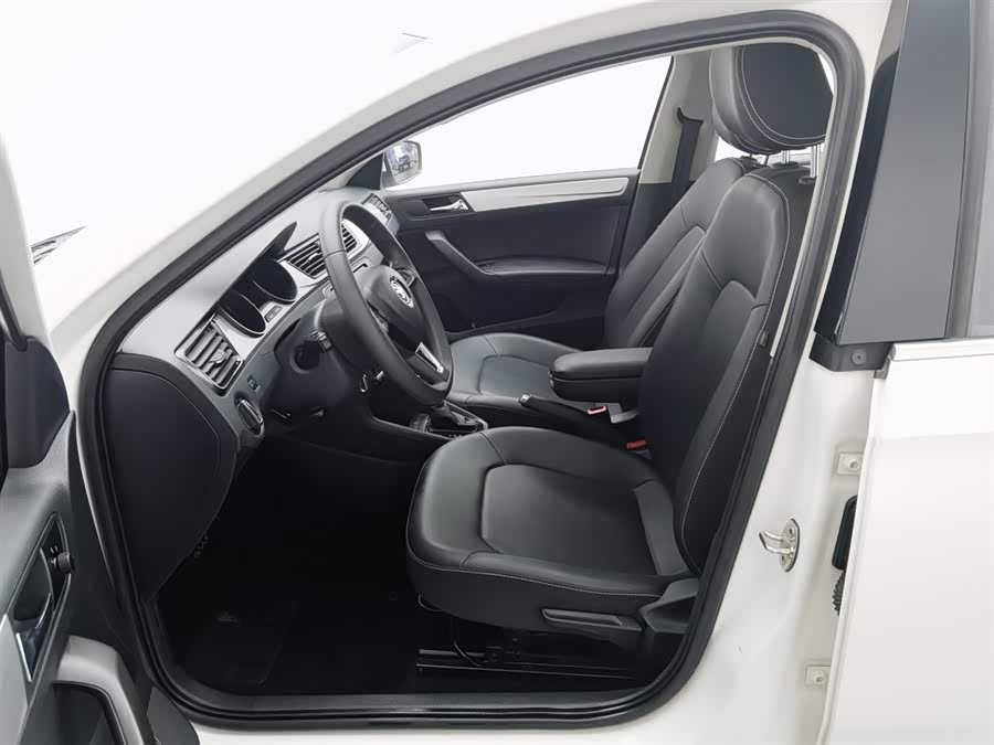 Skoda Rapid 2020 immagine di auto #11