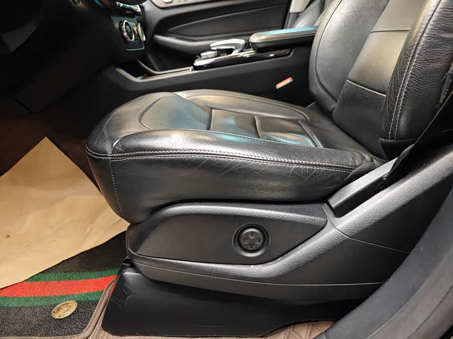 Mercedes-Benz GLE Class 2016 car image #11