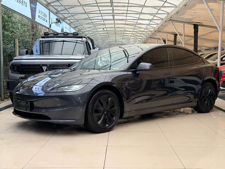Tesla Model 3 2024 car image #11