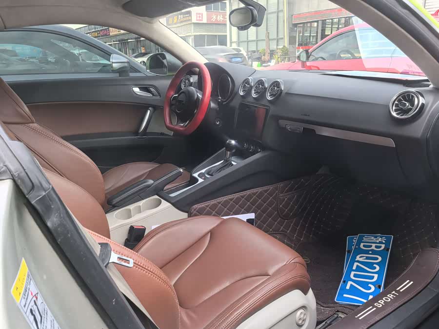 Audi TT 2009 car image #11